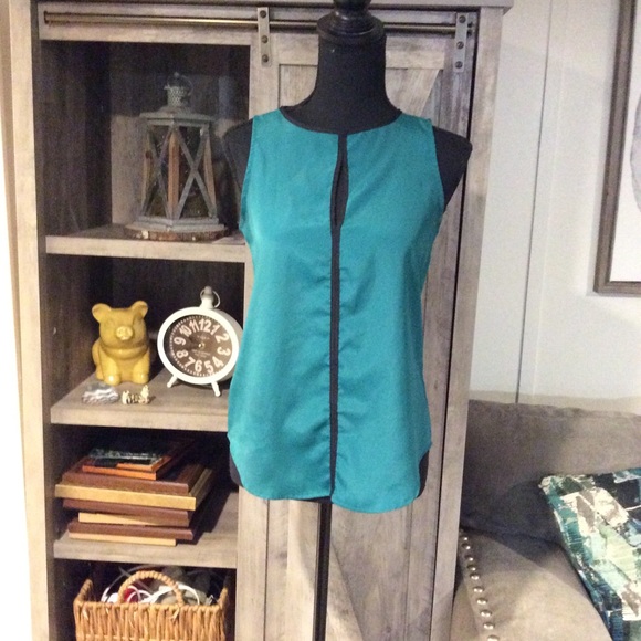 Mosimo Blouse 💜 - Picture 1 of 4